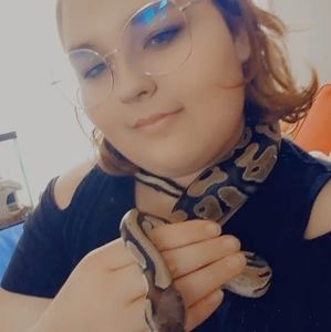 Meet your Posher, Ava